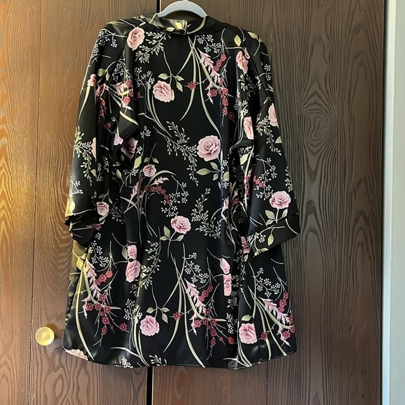 Colesce Couture 2pc. Silky black floral nightgown set. Robe and nightgown. Lg - Picture 3 of 11